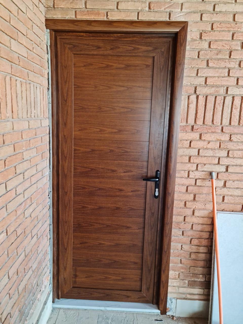 Porta lambril cor madeira